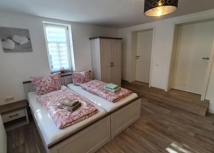 Thon An Der Schlossruine *