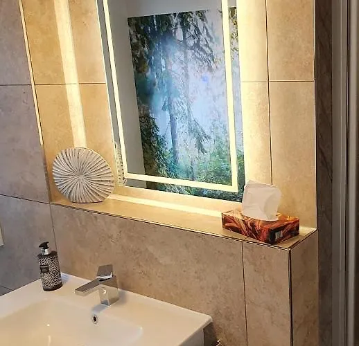 Thon An Der Schlossruine Herbsleben