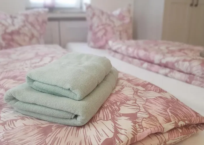 Thon An Der Schlossruine Daire