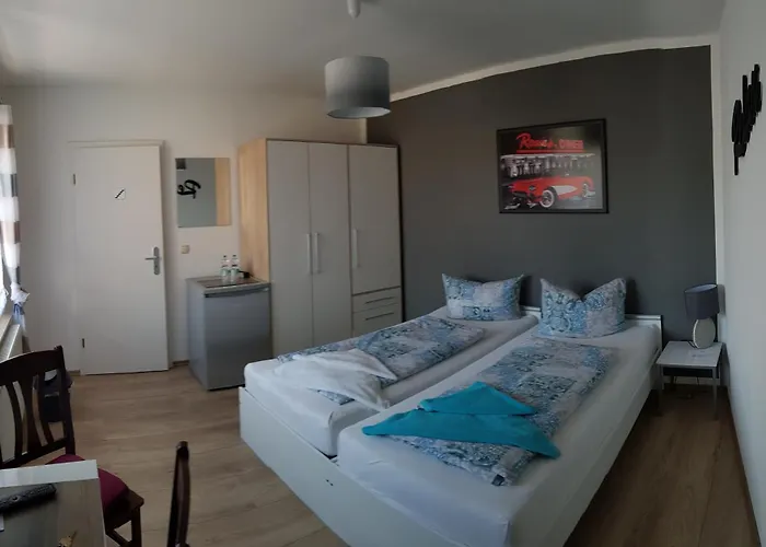 Thon An Der Schlossruine Daire