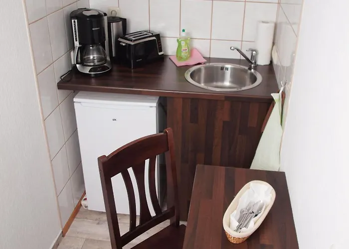 Thon An Der Schlossruine * Herbsleben